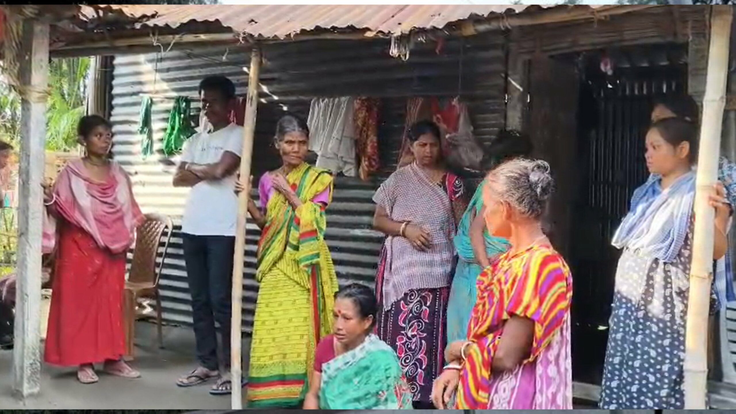 SIR-এ দুই স্ত্রীকে হারানোর ভয়, গাছ থেকে উদ্ধার হল স্বামীর ঝুলন্ত দেহ