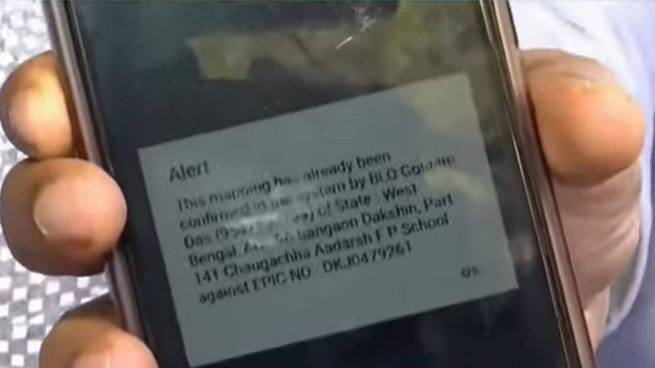 SIR in Bengal: ১৬ ঘণ্টা ধরে চলছে না অ্যাপ! SIR-র কাজ শেষ হবে না..., দাবি বিএলও-দের