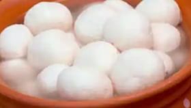 ৫০ হাজার রসগোল্লা বিলি, চেটেপুটে খেল শহরবাসী, কেন বলুন তো?