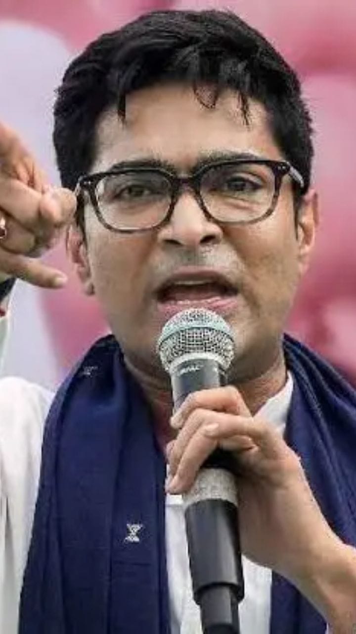 ‘…তাঁদের উচিত কান ধরে ওঠবস করা’, কাদের কথা বললেন অভিষেক?