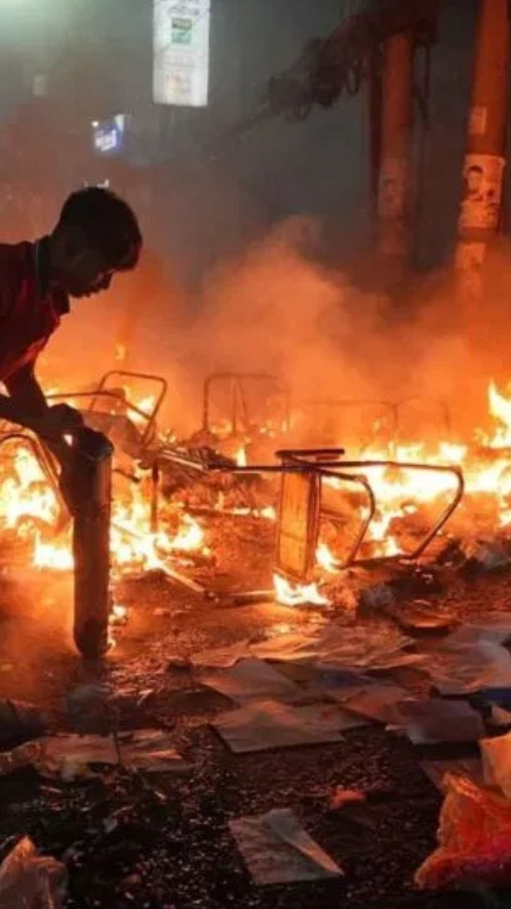 ফের হামলা বঙ্গবন্ধুর বাড়িতে, দেখুন কী হল?