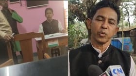 স্কুলেই প্রধান শিক্ষককে দেখে নেওয়ার 'হুমকি', শিক্ষকের কীর্তি ভাইরাল