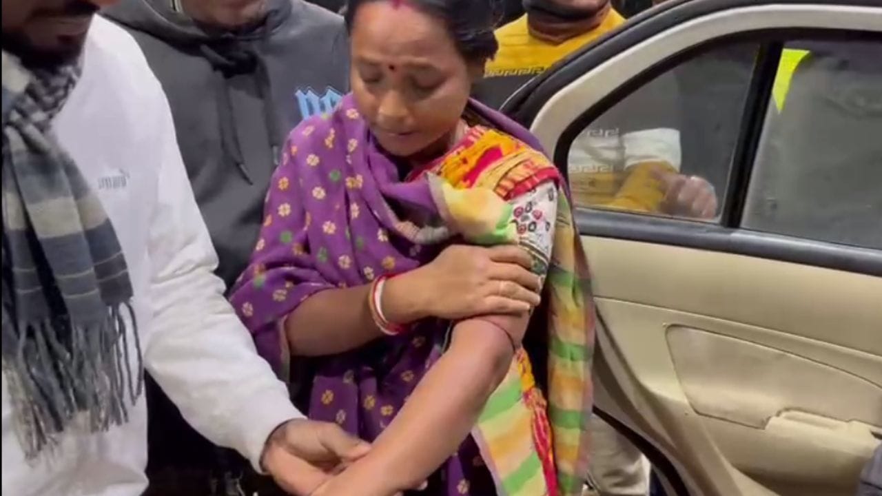 Birbhum: ‘ওরাও তৃণমূল, আমরাও…তাও মেরেছে’, বীরভূমে কি থাকছেই না তৃণমূলের কোন্দল?