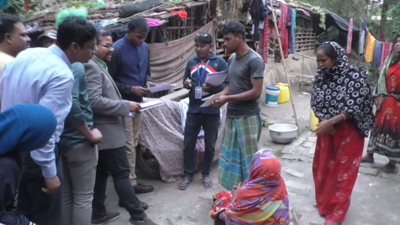 C Murugan Visit Voter House (1)