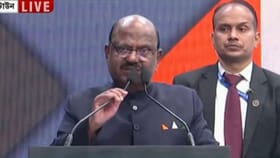 'দেহ পোশাকের মতো, আত্মাই অমর', BELF-র মঞ্চে বললেন রাজ্যপাল