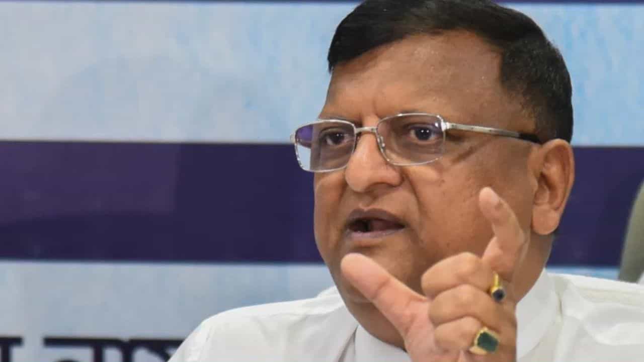 Election Commission: এবার থেকে BLO-দের বিরুদ্ধে নিজেই ব্যবস্থা নিতে পারবেন CEO, স্বাধীনতা দিল জাতীয় নির্বাচন কমিশন Election Commission: এবার থেকে BLO-দের বিরুদ্ধে নিজেই ব্যবস্থা নিতে পারবেন CEO, স্বাধীনতা দিল জাতীয় নির্বাচন কমিশন