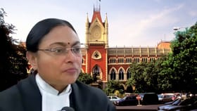 থুতু দিয়ে পৃষ্ঠা ওল্টাচ্ছিলেন আইনজীবী, কোর্টেই মধ্যেই বিচারপতি বললেন..