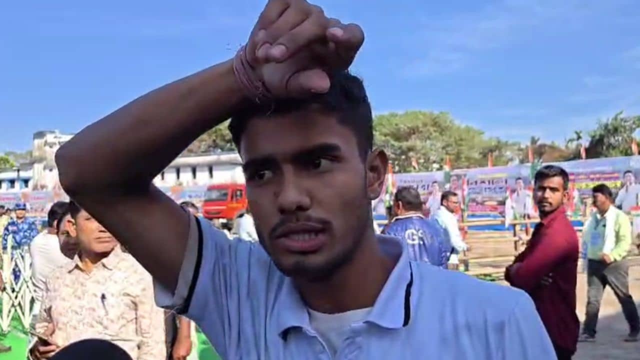 Coochbehar: ঢুকছে না ভাতা, মমতার সভায় এসে ক্ষোভ উগরে দিলেন পরিযায়ী শ্রমিক