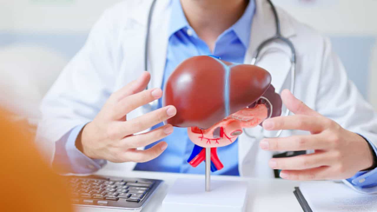 Fatty Liver: শুধু ডায়েট নয়, ফ্যাটি লিভার নিরাময়ে অস্ত্র এই 'তিন আসন'