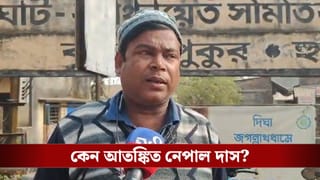 Goghat: বাবার নাম নেই, মা-র নাম নেই, বাইরে দাঁড়িয়ে গোটা শরীর কাঁপছে পঞ্চায়েত প্রধানের