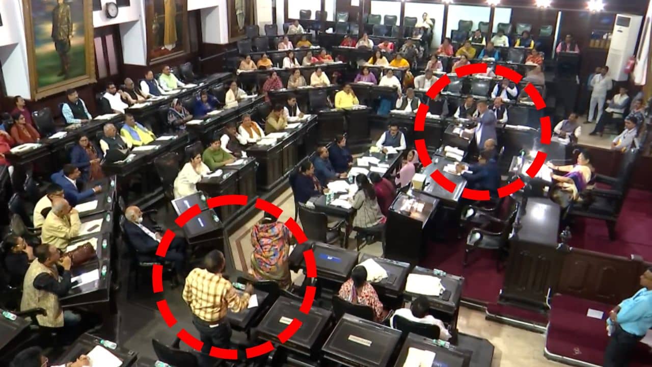 chaos at KMC session: মিনি পাকিস্তান ইস্যুতে তুলকালাম কলকাতা পৌরনিগমে, আঙুল উঁচিয়ে বিতণ্ডায় ফিরহাদ-সজল