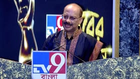 ‘ঘরের বায়োস্কোপের’ উদ্বোধনী মঞ্চে কী বললেন অমৃতাংশু ভট্টাচার্য?