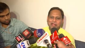 আমাকে অপমান করে এখন চুল কোঁকড়াচ্ছে: হুমায়ুন