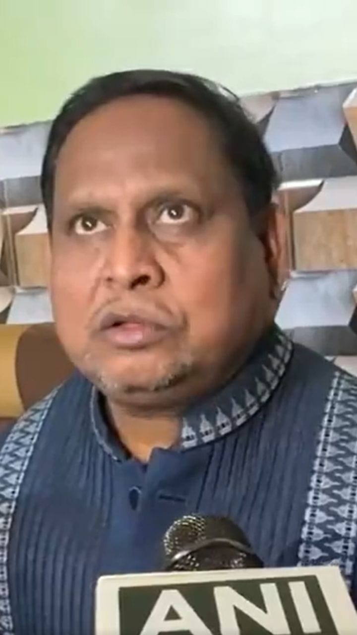 সাসপেনশেনের পরই বড় কথা বলে দিলেন হুমায়ুন কবীর