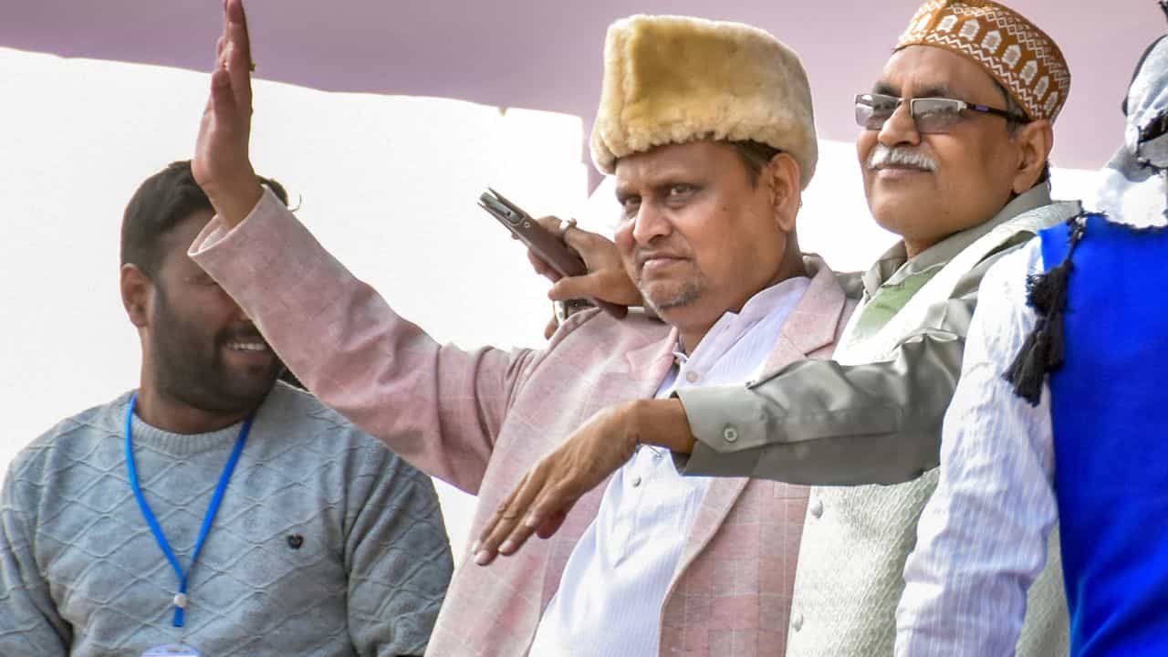 Babri Masjid: ১ দিনেই পড়ল ২০ লক্ষ, বাড়াতে হল অ্যাকাউন্টের লিমিট! হুমায়ুনের 'বাবরি'র জন্য কত টাকা উঠল?