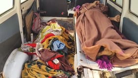 স্ত্রীকে বঁটি দিয়ে কুপিয়ে গলায় দড়ি স্বামীর, প্রতিবেশীরা বলছেন...