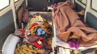 Bankura: স্ত্রীকে বঁটি দিয়ে কুপিয়ে গলায় দড়ি স্বামীর, প্রতিবেশীরা বলছেন…