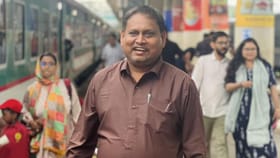 বাড়ির ছোট ছেলে হুমায়ুন রোজগার শুরু করেন কীভাবে?