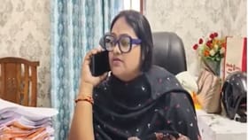 পঞ্চায়েত প্রধানকেই চুলের মুঠি ধরে একটান!