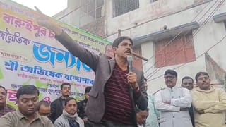 Saokat Molla: ‘রক্তের দায় এড়াতে পারে না’, মঞ্চ থেকে কমিশনকে কড়া ভাষায় আক্রমণ শওকতের