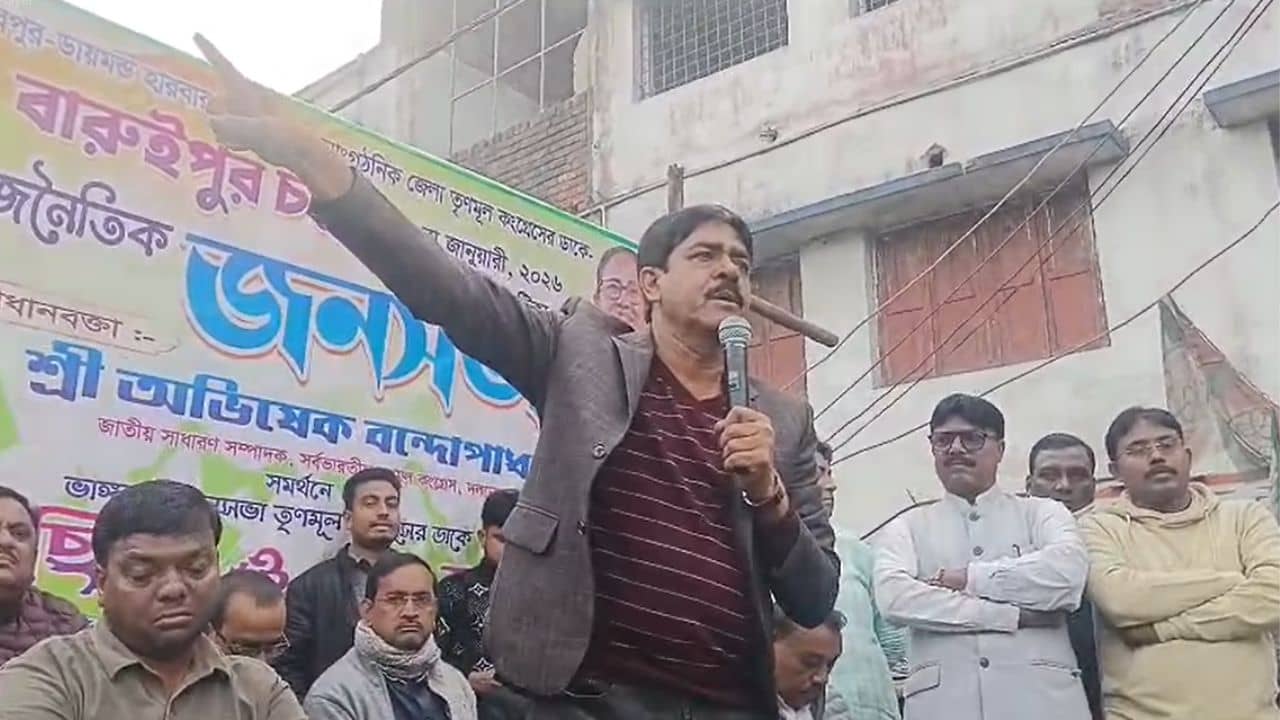 Saokat Molla: রক্তের দায় এড়াতে পারে না, মঞ্চ থেকে কমিশনকে কড়া ভাষায় আক্রমণ শওকতের