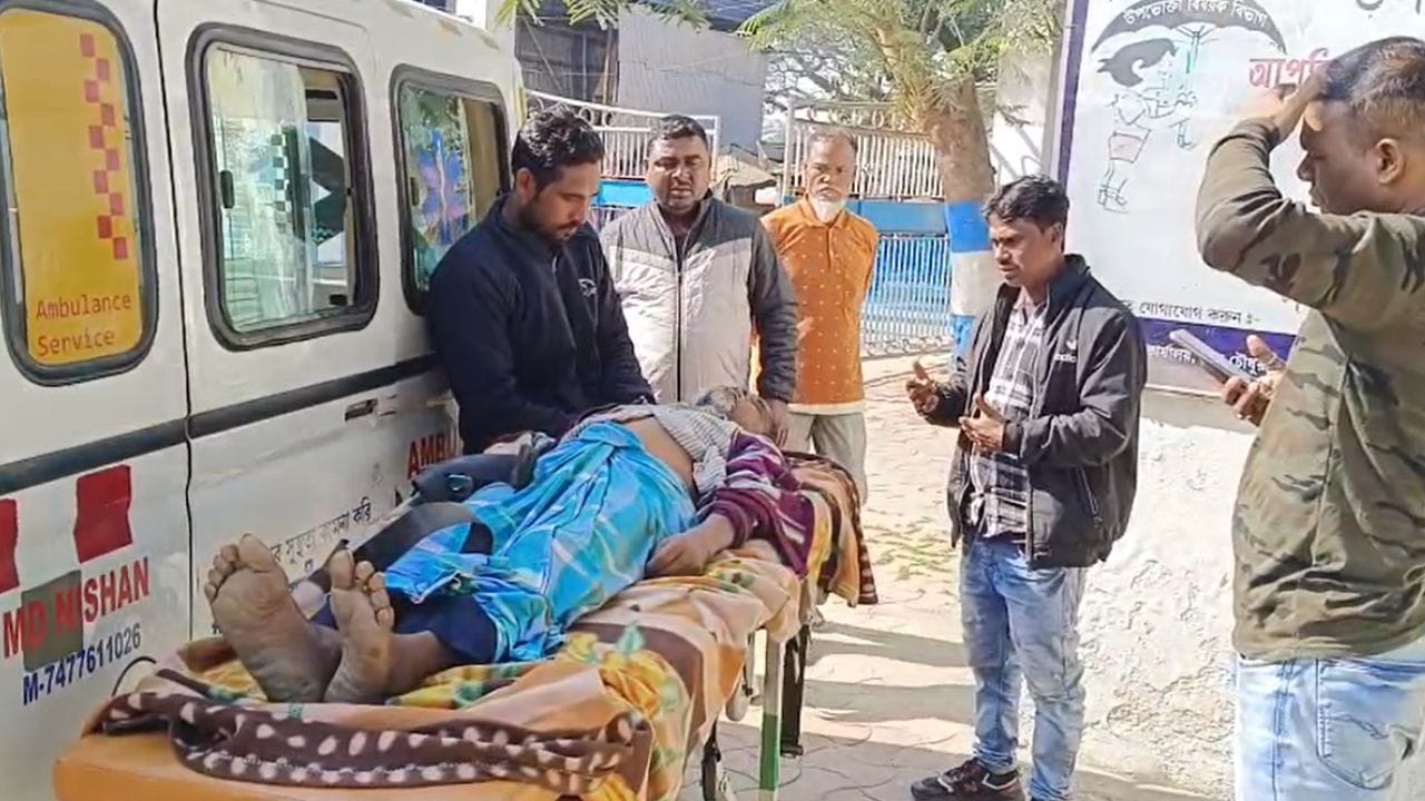 SIR in Bengal: ছিল না আধার-ভোটার কার্ড, গলায় ফাঁস লাগিয়ে আত্মঘাতী ব্যক্তি, SIR আতঙ্কের অভিযোগ SIR in Bengal: ছিল না আধার-ভোটার কার্ড, গলায় ফাঁস লাগিয়ে আত্মঘাতী ব্যক্তি, SIR আতঙ্কের অভিযোগ