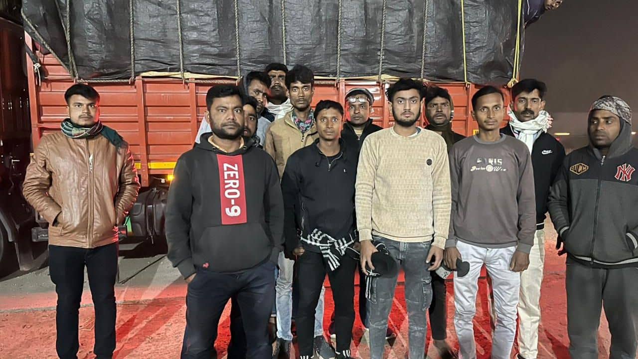 Minor Worker: যোগী রাজ্যে আটকে ১২ বাঙালি, উদ্ধার করল মুর্শিদাবাদের পুলিশ