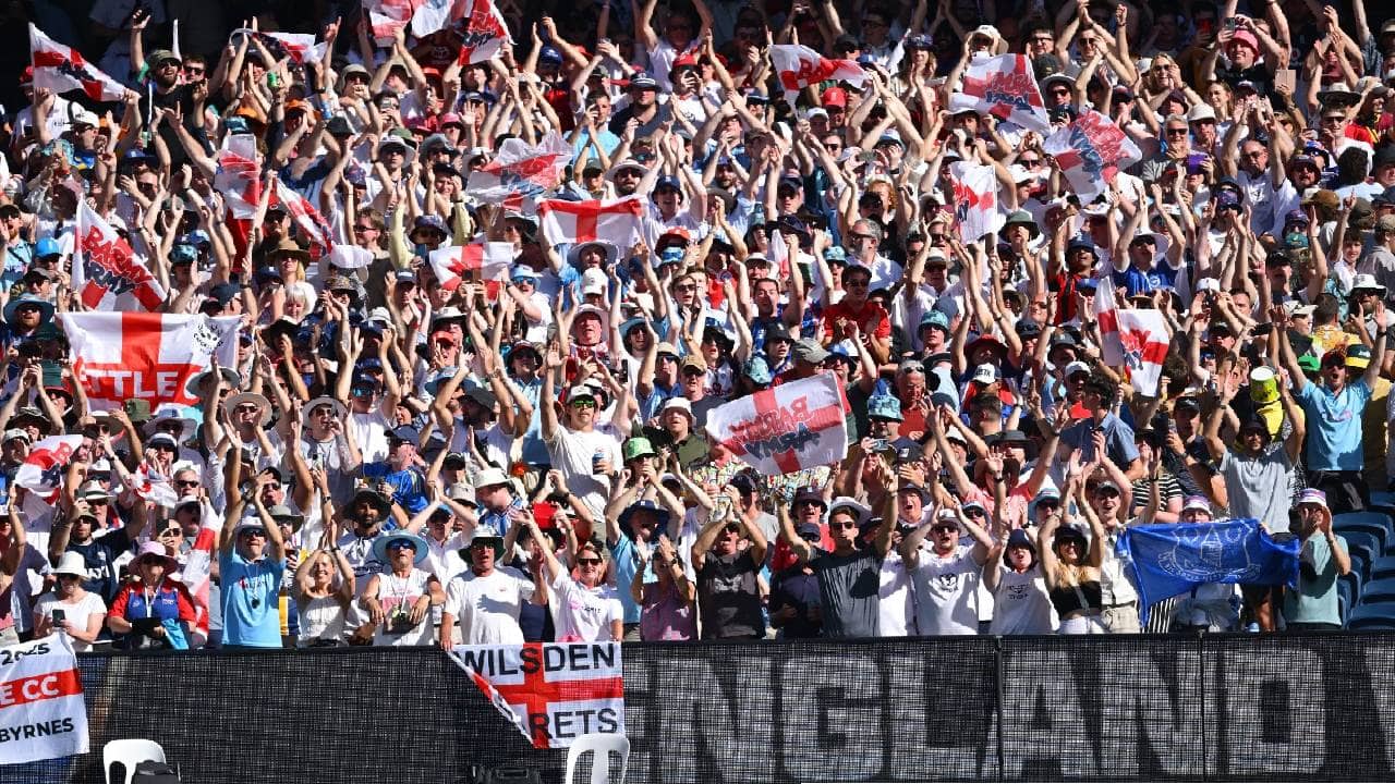 The Ashes 2025-26: ১৫ বছর পর অস্ট্রেলিয়ার মাটিতে ঐতিহাসিক জয় ইংল্যান্ডের