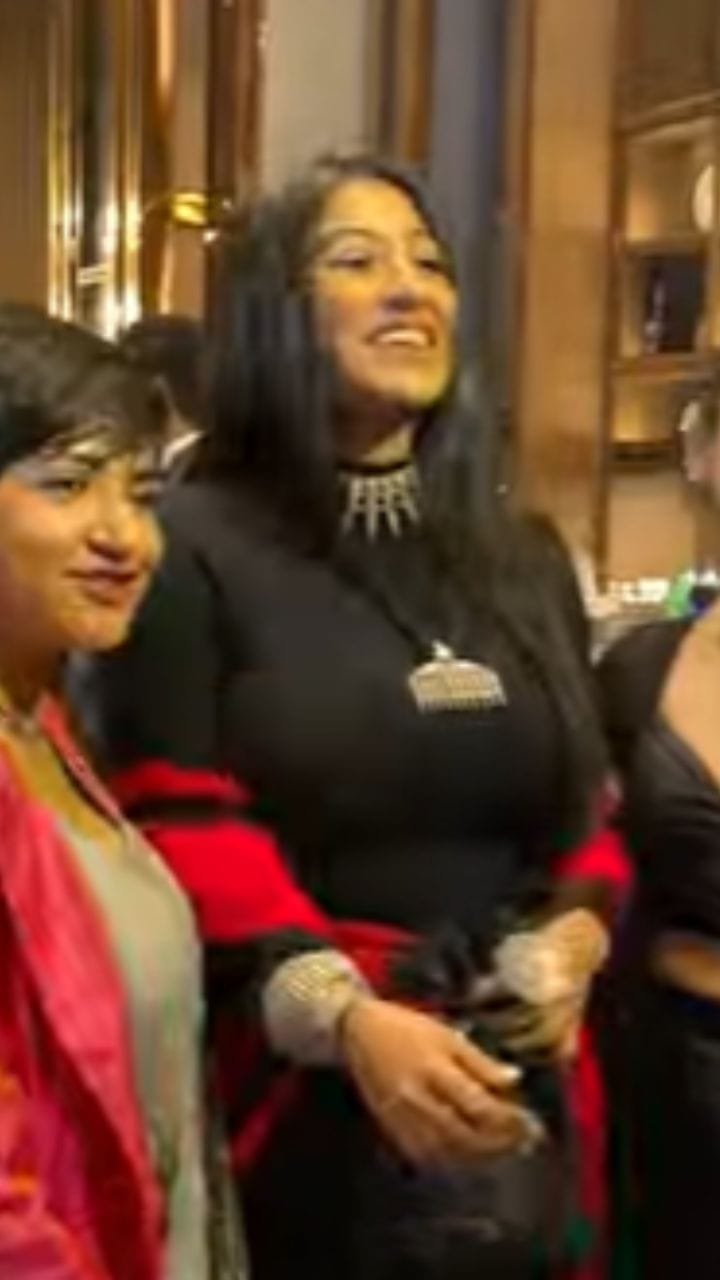 ঘরের বায়োস্কোপে 'তিনকন্যা'? কী ঘটল দেখুন