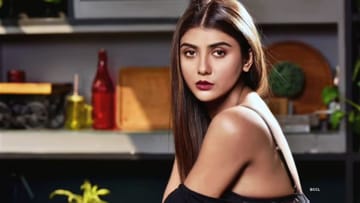 তৃণমূলে যোগ দিয়েই পার্নো বললেন,  'ভুল হয়েছে'