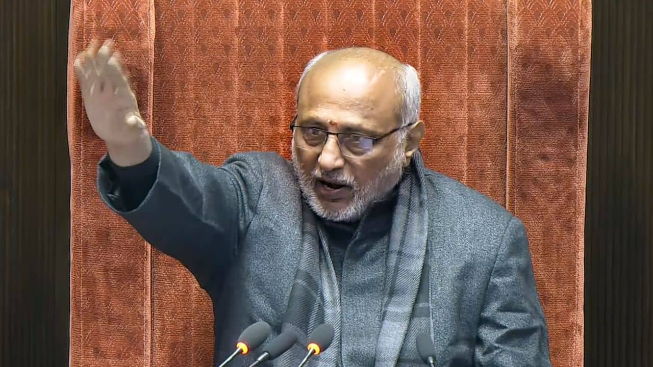 Parliament Winter Session: শহিদ-স্মরণে নেই কোনও পূর্ণমন্ত্রী! বিরোধীদের চাপে হাঁক দিলেন রাধাকৃষ্ণন