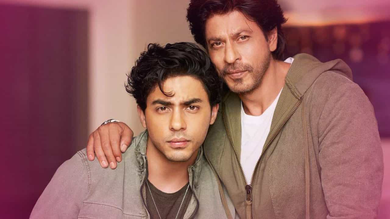 কোন জিনিসটা ছাড়া শাহরুখ থাকতেই পারেন না? গোপন কথা ফাঁস করলেন আরিয়ান খান কোন জিনিসটা ছাড়া শাহরুখ থাকতেই পারেন না? গোপন কথা ফাঁস করলেন আরিয়ান খান