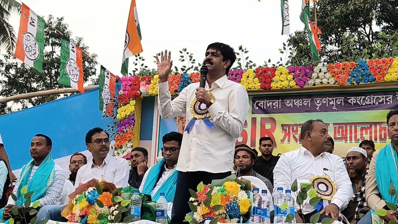 Shaukat Molla: ভোটের আগেই বিরাট দায়িত্ব শওকতের, ভাঙড়ে হচ্ছে মিষ্টি বিতরণ Shaukat Molla: ভোটের আগেই বিরাট দায়িত্ব শওকতের, ভাঙড়ে হচ্ছে মিষ্টি বিতরণ