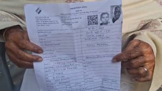 SIR in Bengal: খসড়া তালিকা বেরতেই ‘নিখোঁজ’ পিসি, রাগে ফুঁসছেন তৃণমূল নেতা