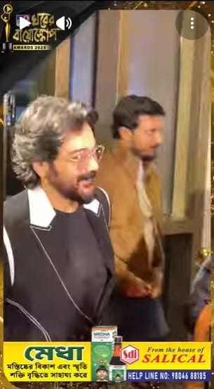 রেডকার্পেটে তাক লাগালেন প্রসেনজিৎ