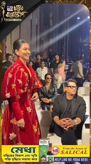 চোখ ধাঁধাঁনো লুকে রুক্মিণী মৈত্র