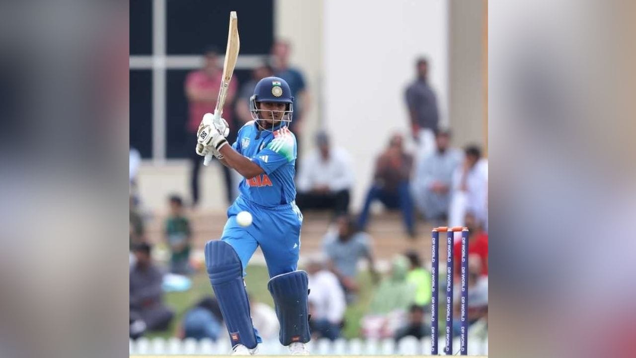 ধোনির উত্তরসূরি পেয়ে গেল ভারত? বাঙালি ক্রিকেটারের ডবল সেঞ্চুরিতে মুগ্ধ ক্রিকেট বিশ্ব!