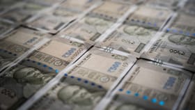 ৭৮ হাজার কোটি টাকা দিয়ে দিতে চায় সরকার, নেওয়ার লোক নেই!