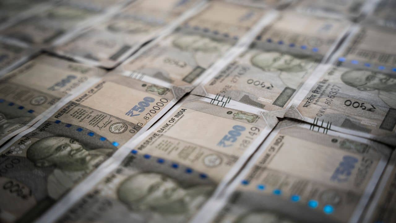 Unclaimed Money: ৭৮ হাজার কোটি টাকা দিয়ে দিতে চায় সরকার, নেওয়ার লোক নেই!