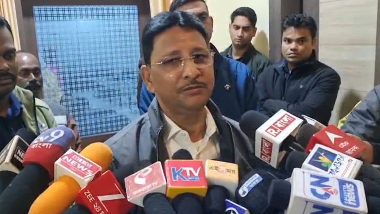 Birbhum Core Committee Meeting: সরকারি ভবনে তৃণমূলের বৈঠক, মিটিংয়ে যোগ দিতে গিয়ে ভুল পথে চলে গেলে কাজল