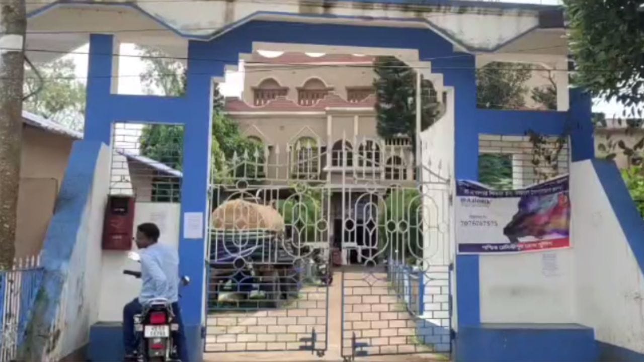 Chandrakona: শহরের ৭ নম্বর ওয়ার্ডের এই বুথে নেই একজনও মৃত ভোটার? নজরে রাখছে কমিশন