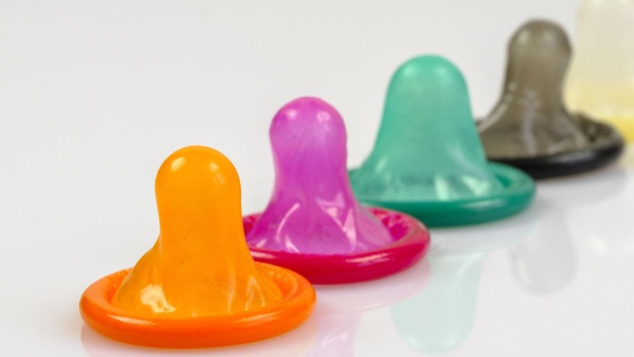 ২২৮ বার কন্ডোম অর্ডারেই একজনেরই লাখ টাকার বিল! Swiggy Instamart-এ আর কী কী অর্ডার হল জানেন?