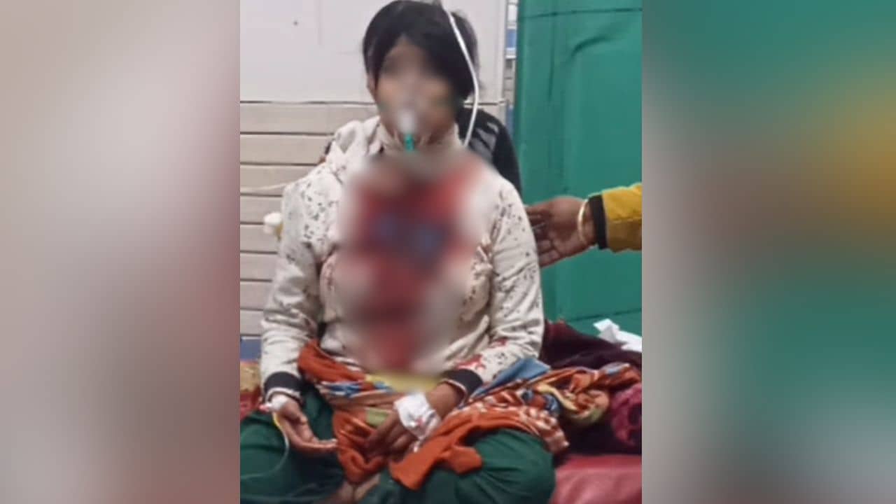 Malda: ইভটিজিংয়েই থামল না, দশম শ্রেণির ছাত্রীর উপর ঝাঁপিয়ে পড়ে..., ভয়ঙ্কর ঘটনা মালদহে