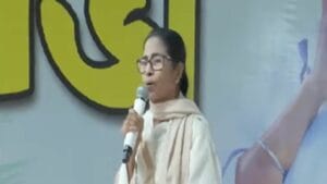 ইন্ডোরের মমতার সভার মাঝে হইহই করে উঠলেন BLA-রা, কেন?