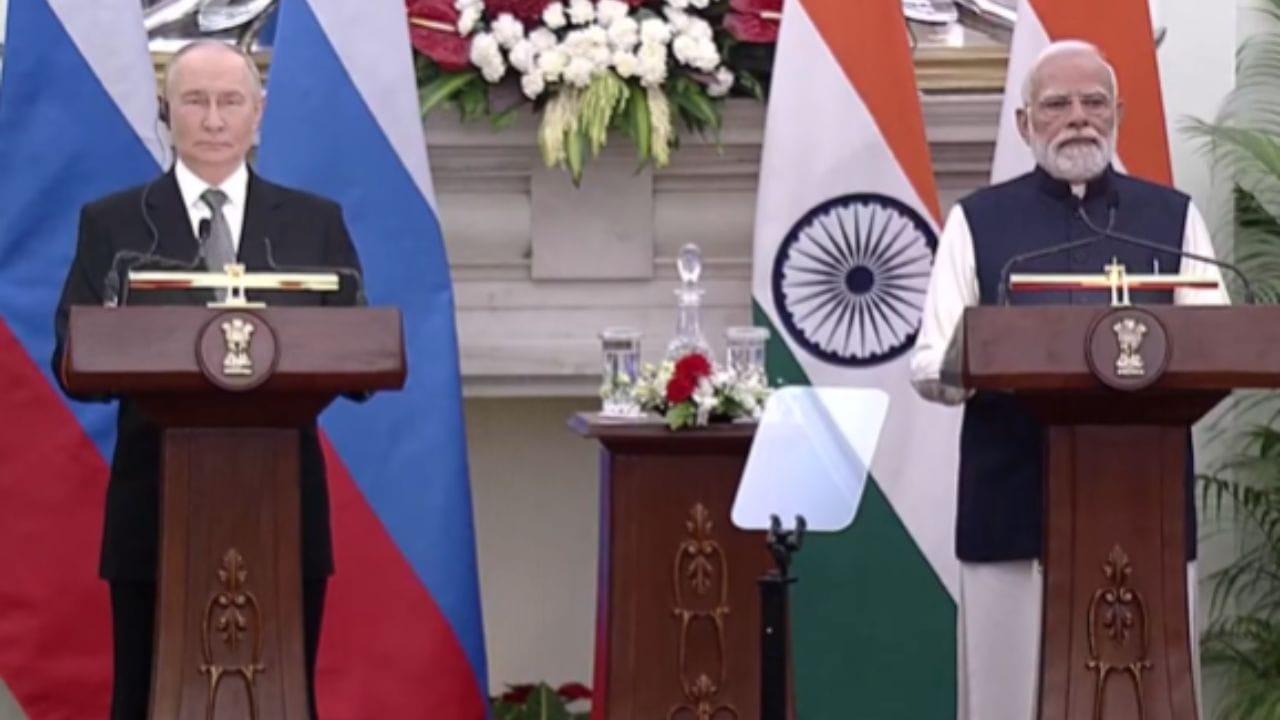 Modi-Putin Press Meet: 'বন্ধু পুতিন...', রুশ প্রেসিডেন্টকে পাশে নিয়ে পাকিস্তানকে সতর্ক করলেন মোদী?