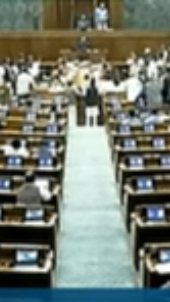 SIR নিয়ে আলোচনা হবে সংসদে, বিরোধীদের চাপে নতিস্বীকার সরকারের