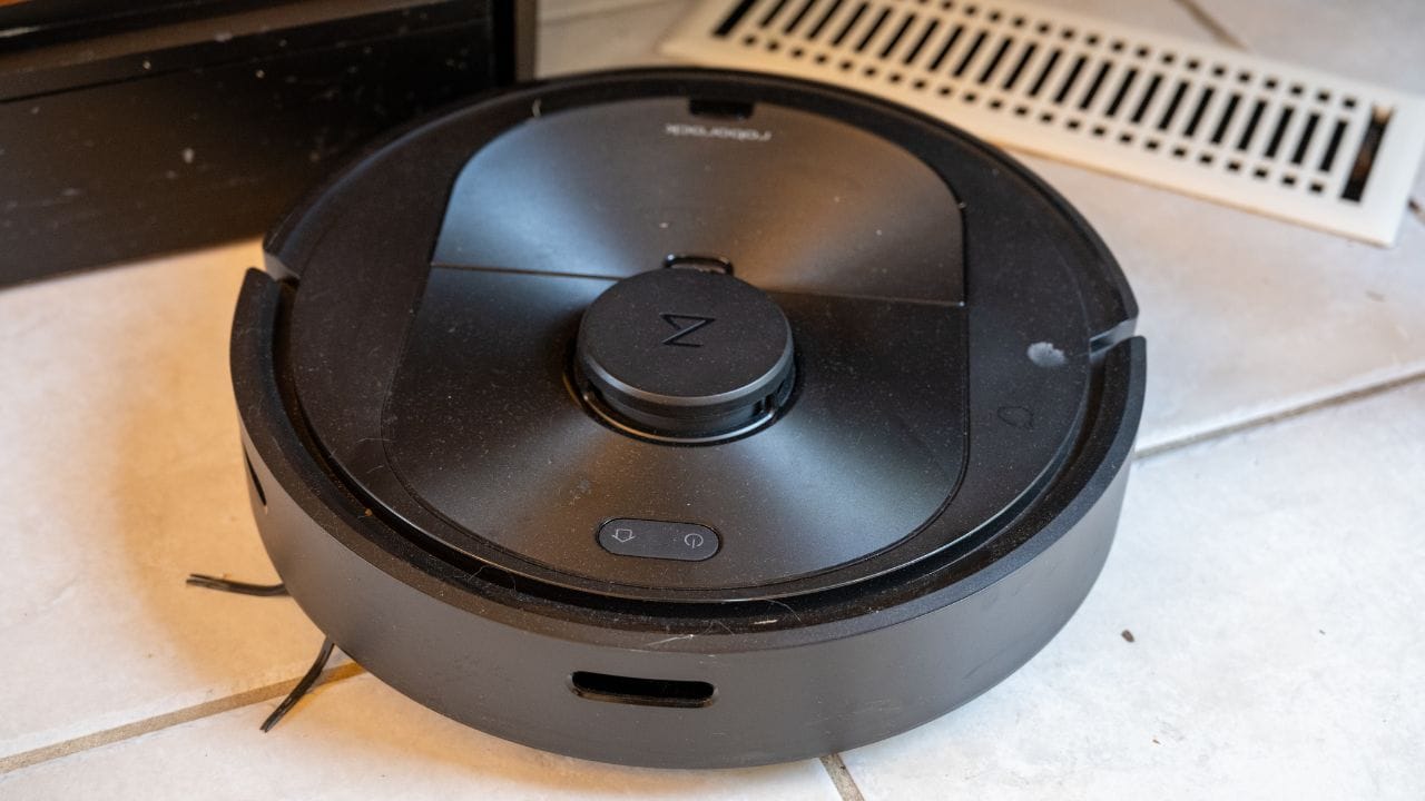 নয়ডার এক ব্যক্তি ব্লুটুথ স্পিকার, এসএসডি ও রোবোটিক ভ্যাকুউম কিনতে একধাক্কাতেই ২ লক্ষ ৬৯ হাজার টাকা খরচ করেছেন।