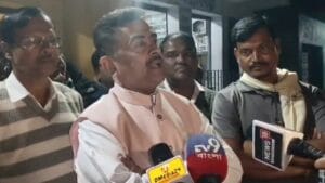 'তৃণমূল উস্কানি দিচ্ছে না তো?', হুমায়ুনের বাবরি নিয়ে বললেন শুভেন্দু