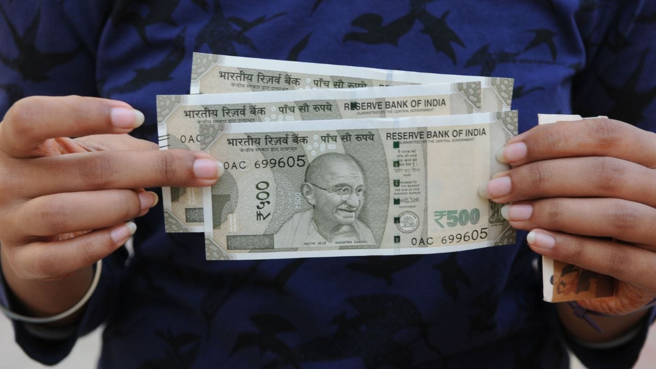 মার্চ মাস থেকে আর ৫০০ টাকার নোট পাবেন না ATM-এ? মার্চ মাস থেকে আর ৫০০ টাকার নোট পাবেন না ATM-এ?