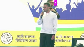 পিঁয়াজের আকৃতি ছোট হলে মমতা বন্দ্যোপাধ্যায় দায়ী: অভিষেক